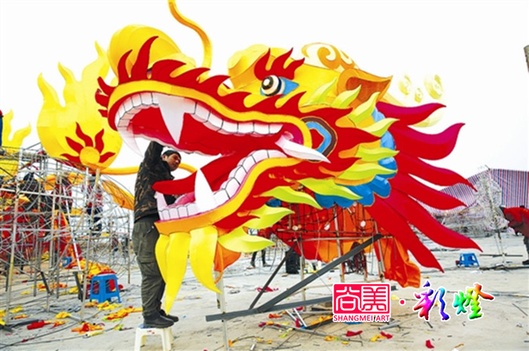 自貢彩燈制作隊(duì)伍如此龐大，是怎樣組織起來(lái)的呢？